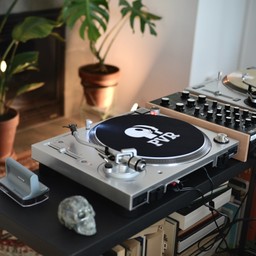 Public Vinyl Radio: An Analog Movement for the Digital Age